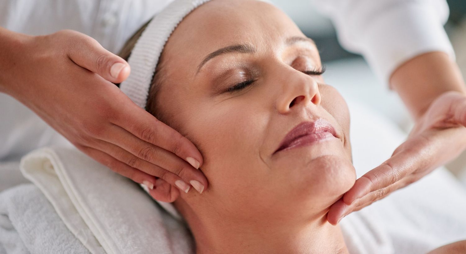 DiamondGlow model in a spa setting.